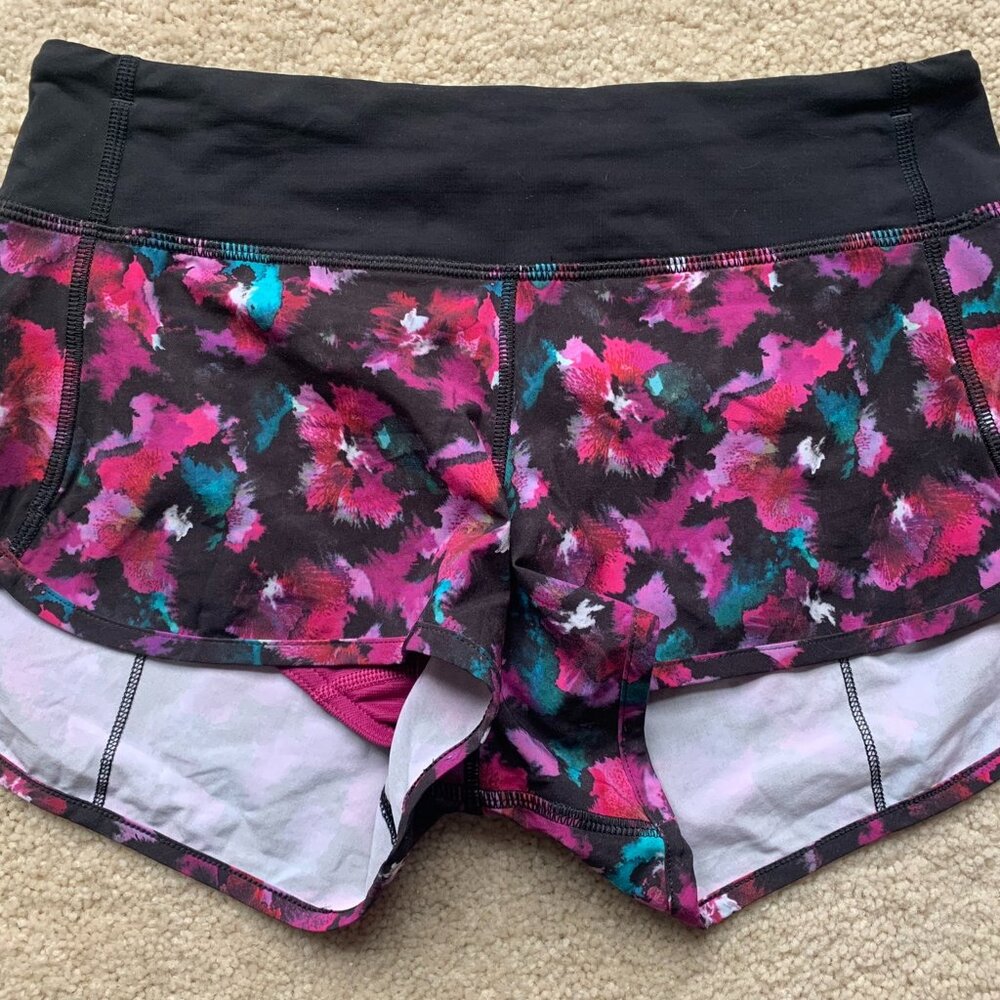 Lululemon Women's Speed Short, Mini Midnight Boom, size 4 EUC